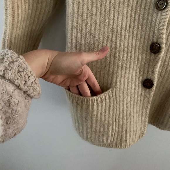 SOLD ELSEWHERE- 80s oatmeal wool button-up cardigan/sweater - S-M - Picture 5 of 5
